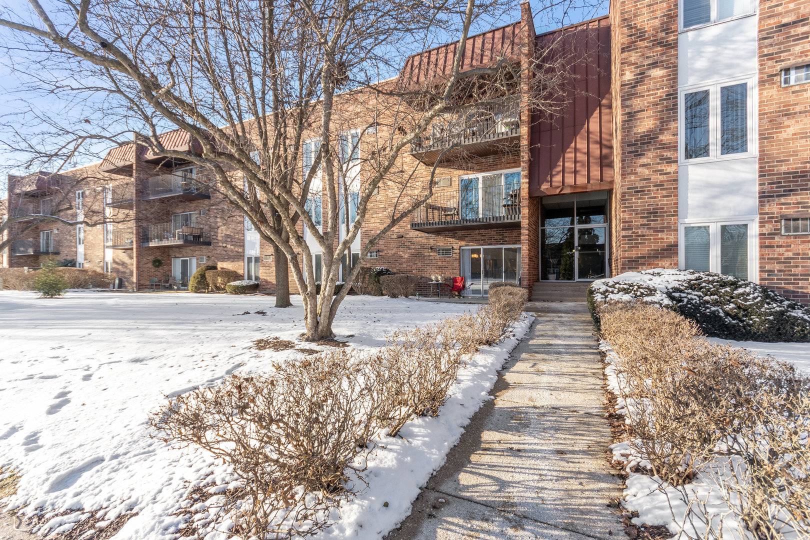 Naperville, IL 60563,1053 W Ogden AVE #3-149