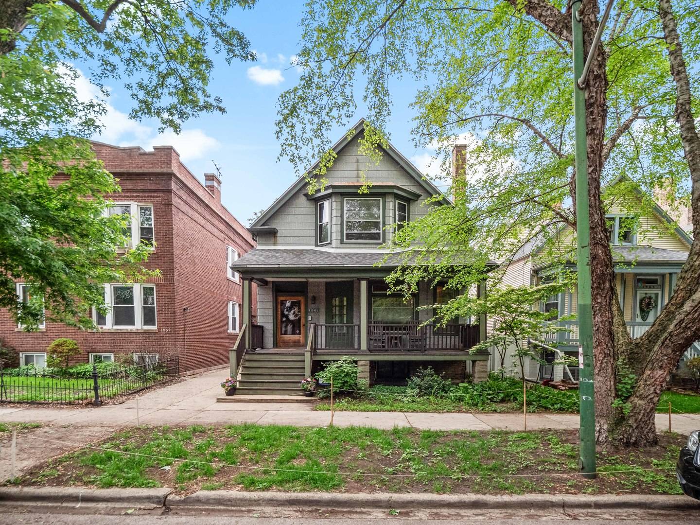 Chicago, IL 60640,1961 W Farragut AVE
