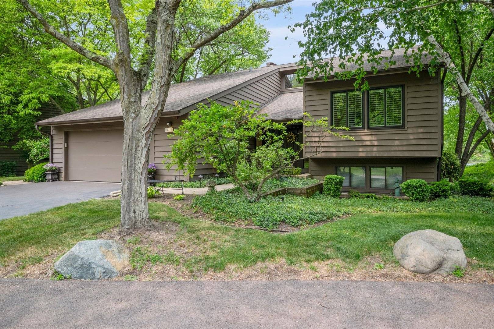 St. Charles, IL 60174,6 Lakewood CIR