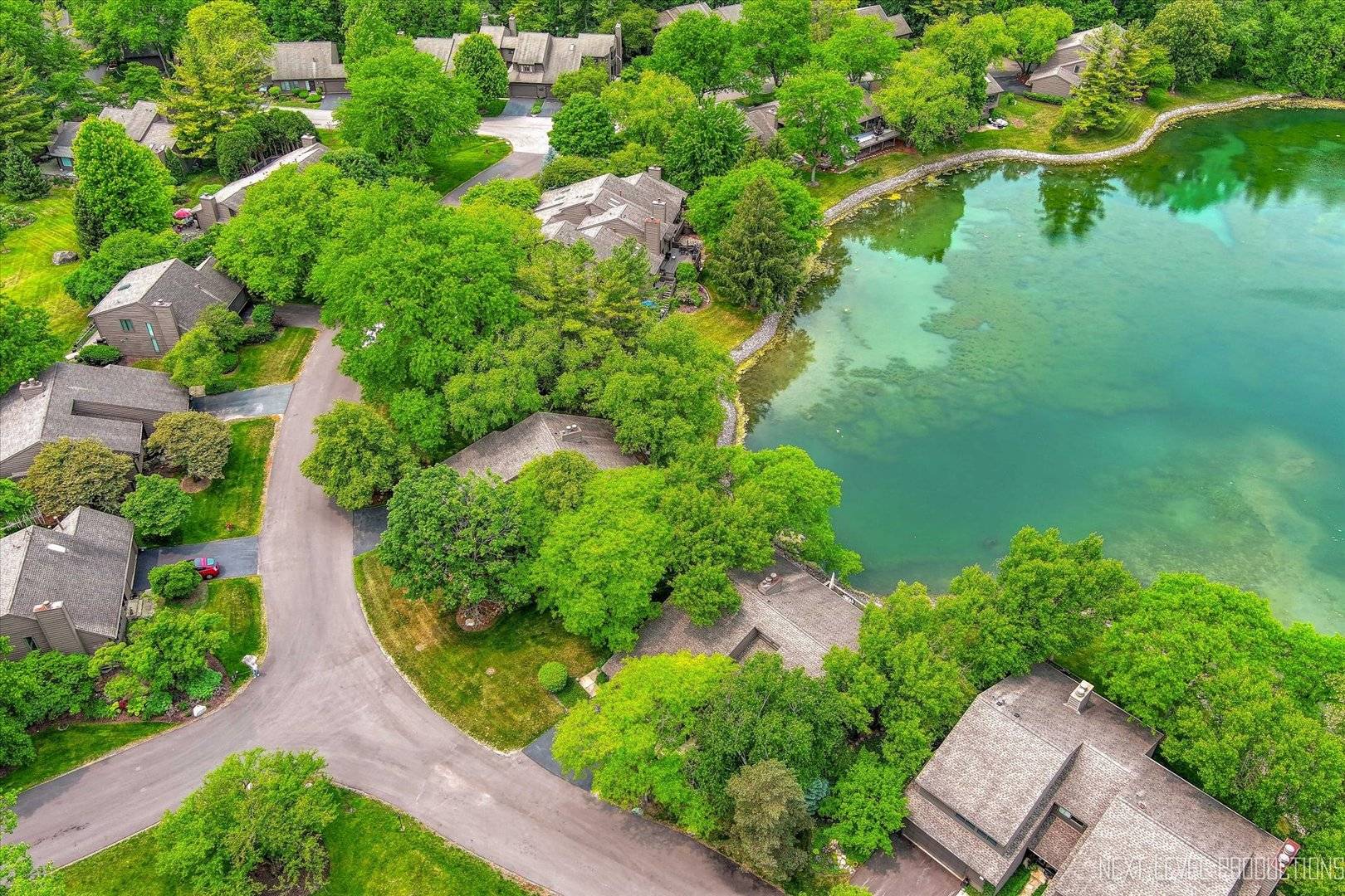 St. Charles, IL 60174,6 Lakewood CIR