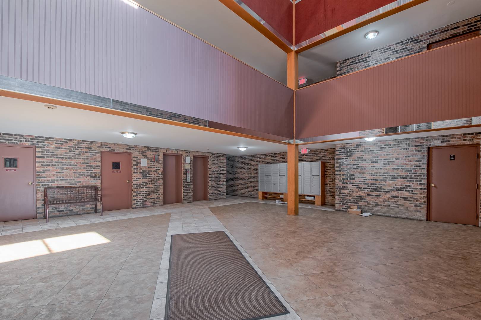 Des Plaines, IL 60016,8936 N Parkside AVE #402