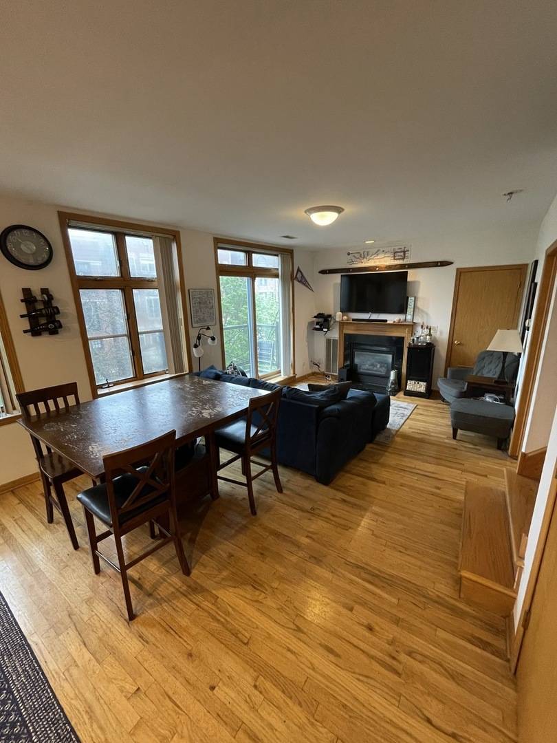 Chicago, IL 60613,865 W Buckingham PL #305