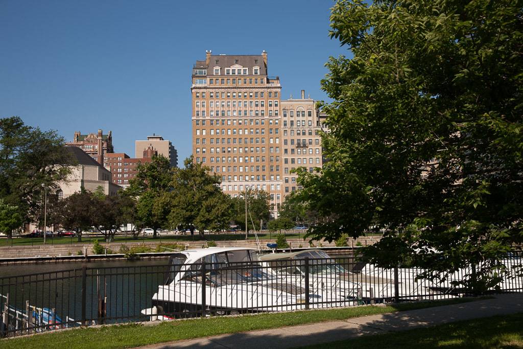 Chicago, IL 60657,3500 N LAKE SHORE DR #5D
