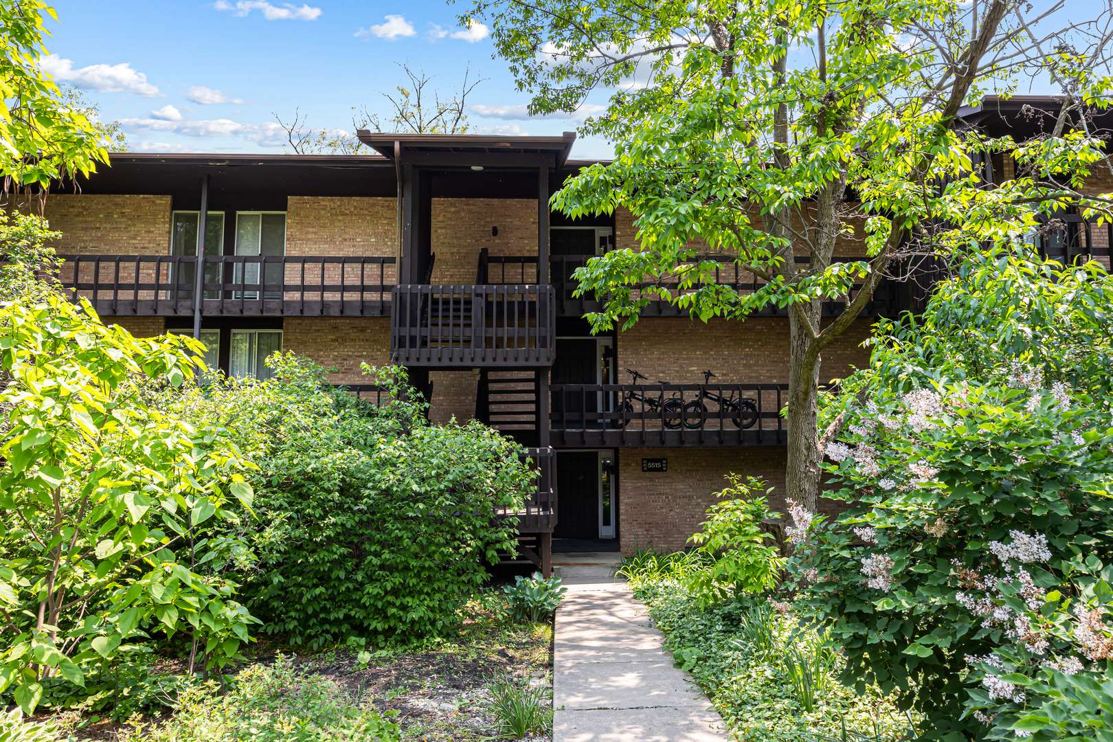 Lisle, IL 60532,5515 Lakeside DR #1D
