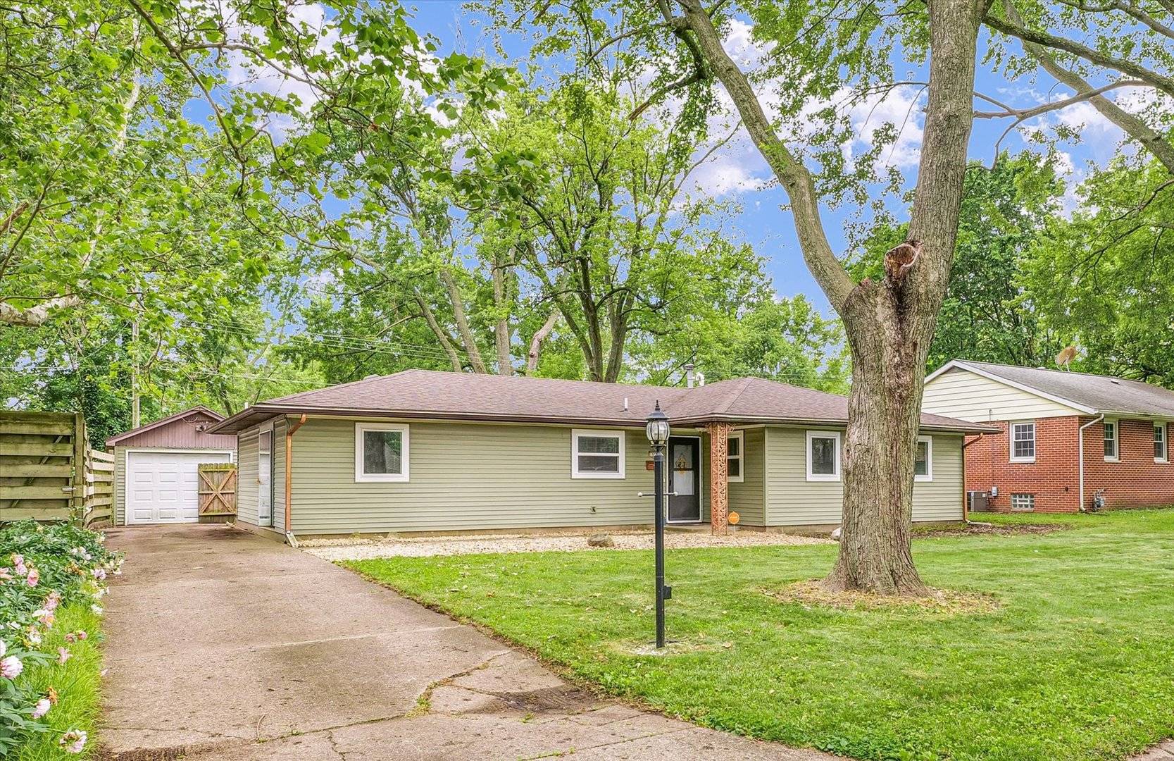 Urbana, IL 61802,1905 Easy ST