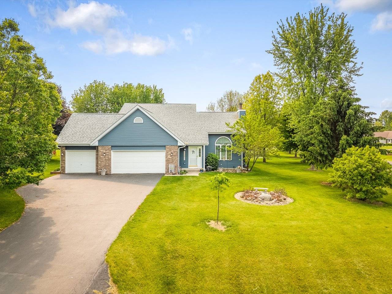 Rockford, IL 61102,772 Woodsong CT