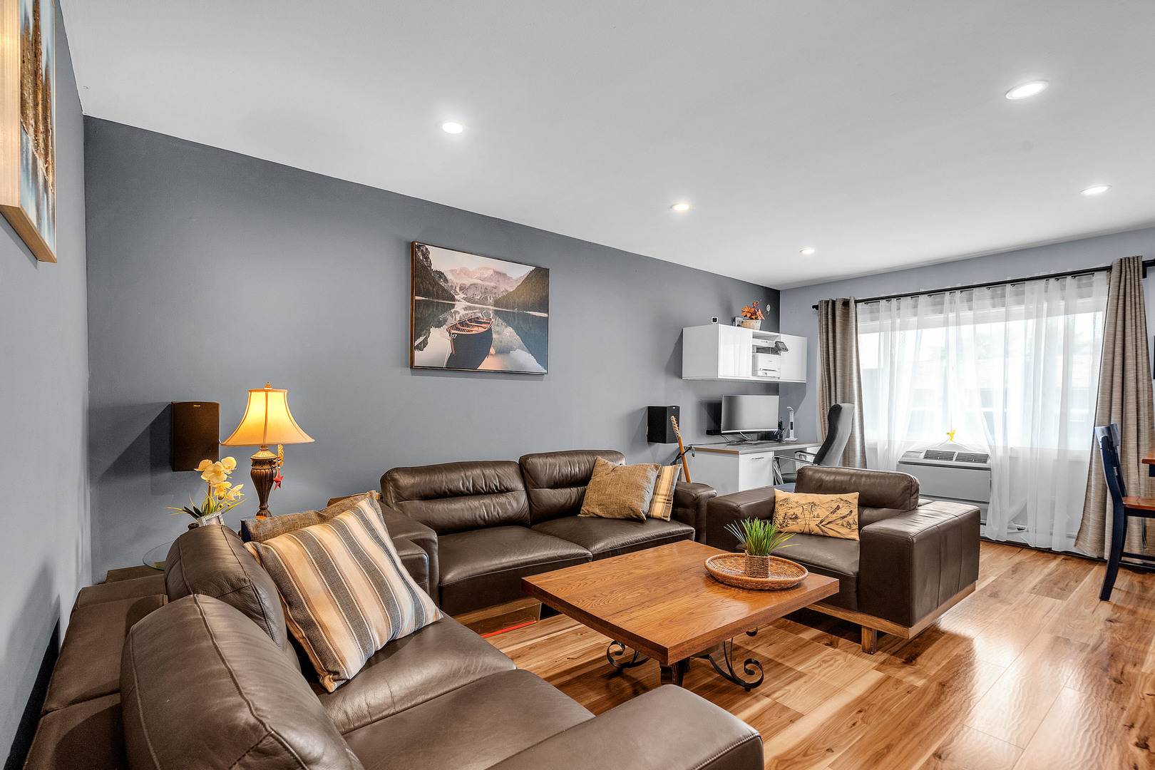 Chicago, IL 60656,8661 1/2 W Foster AVE #3A