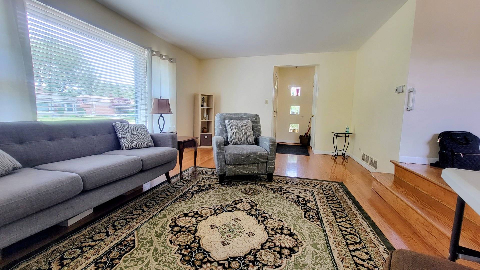 Oak Lawn, IL 60453,9944 Maple AVE