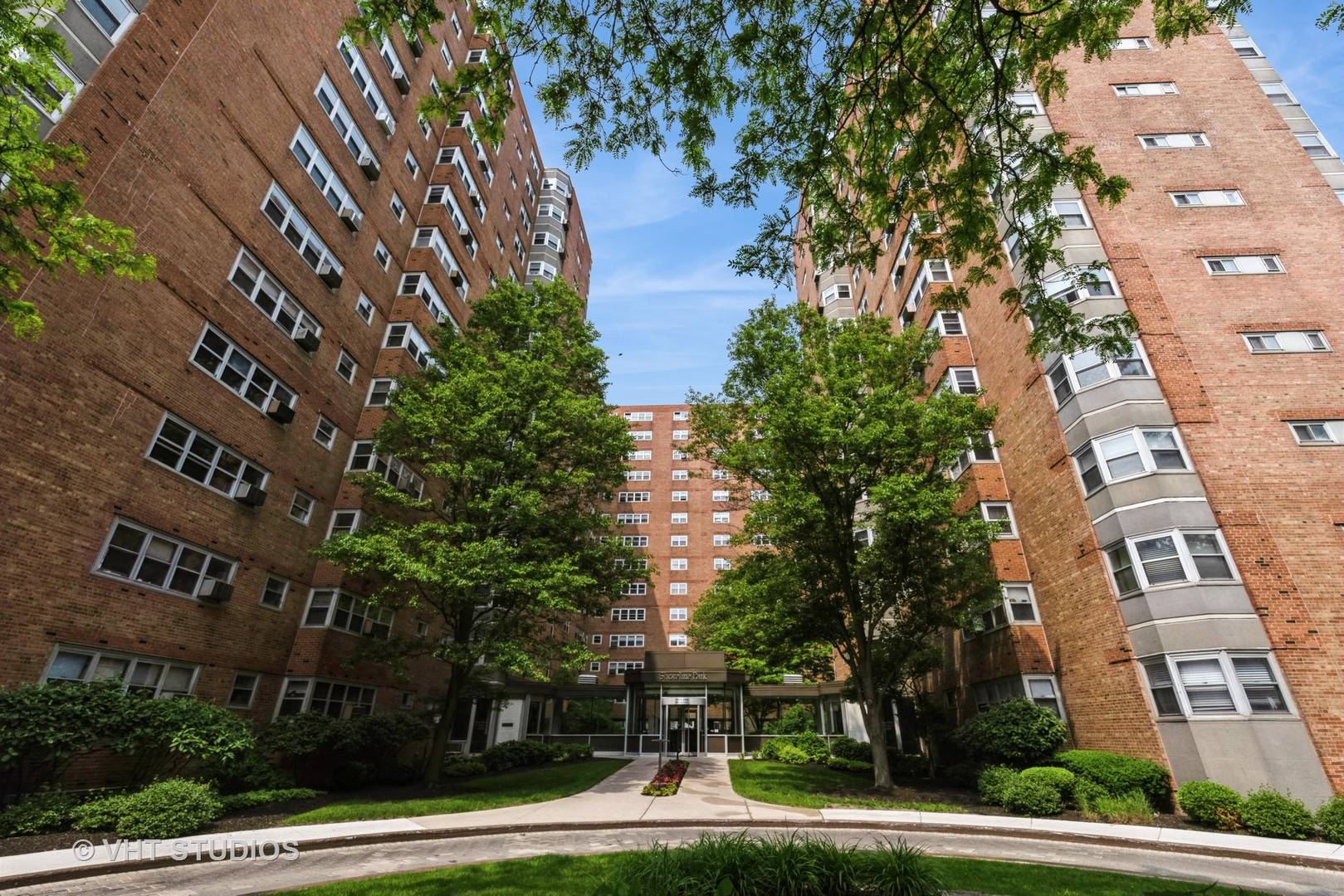 Chicago, IL 60640,4960 N Marine DR #720
