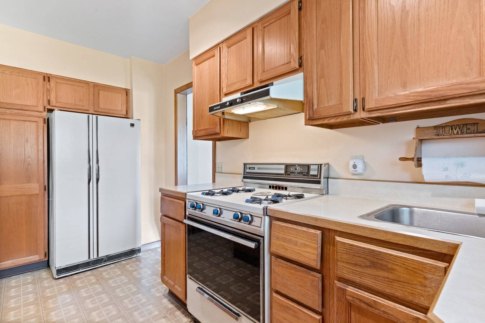 Cherry Valley, IL 61016,309 W State ST