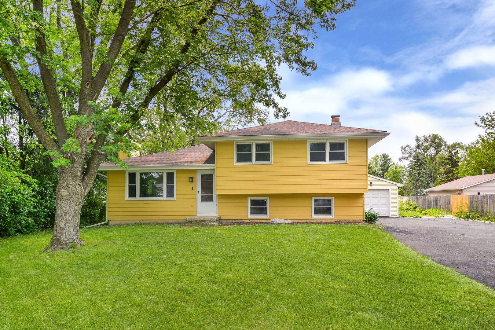 St. Charles, IL 60174,34W755 S James DR