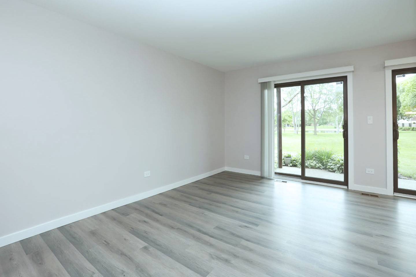 Roselle, IL 60172,660 Cumberland TRL #BB1