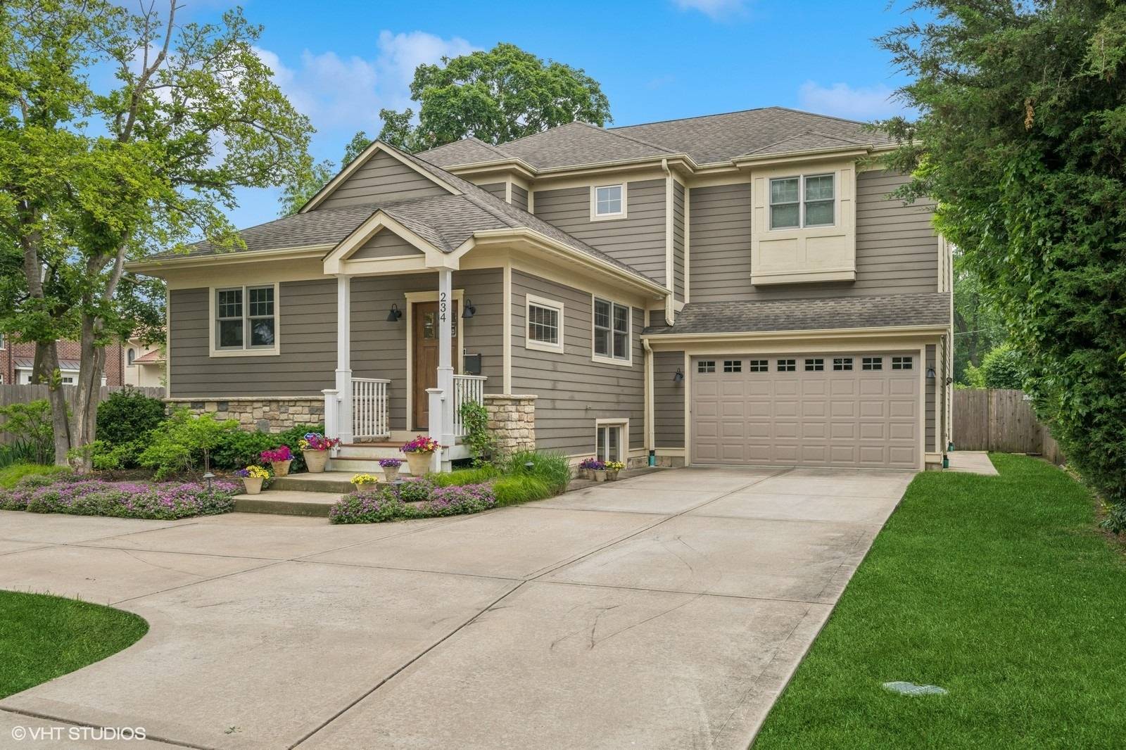 Elmhurst, IL 60126,234 E Saint Charles RD