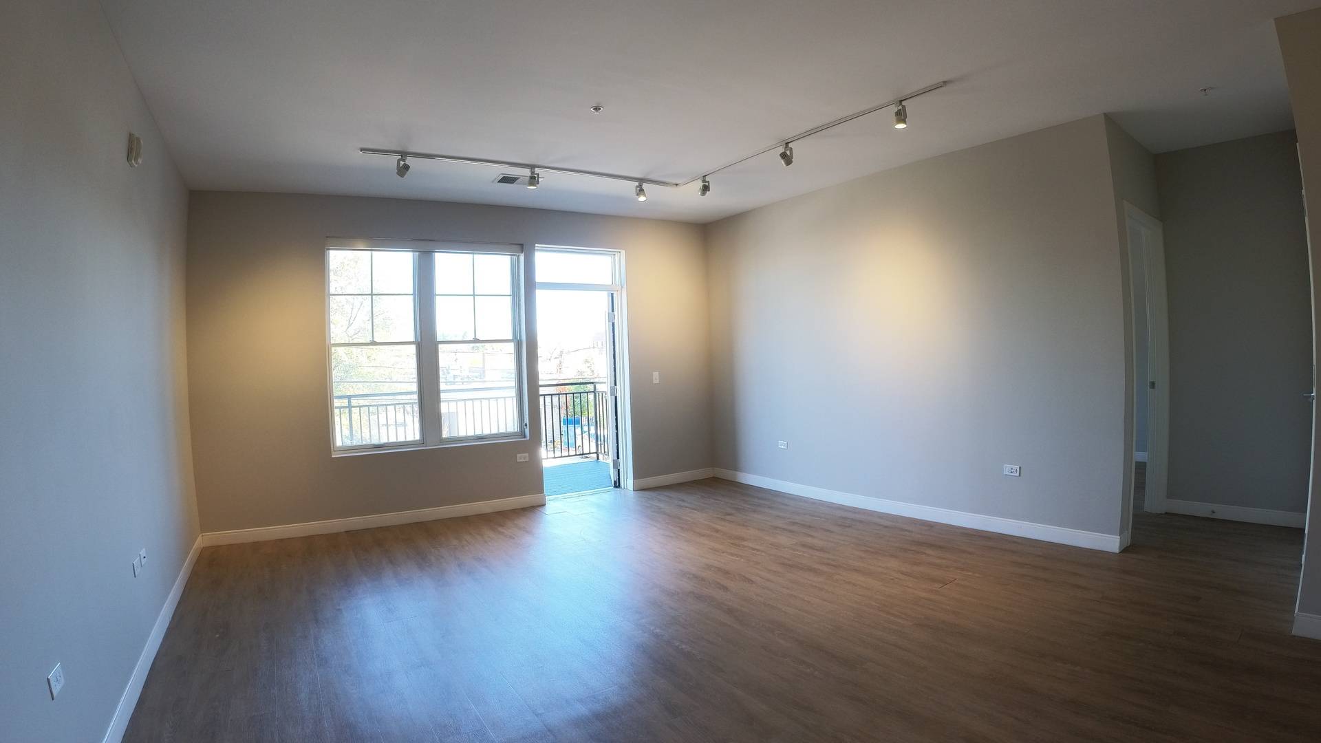Clarendon Hills, IL 60514,229 Park AVE #408