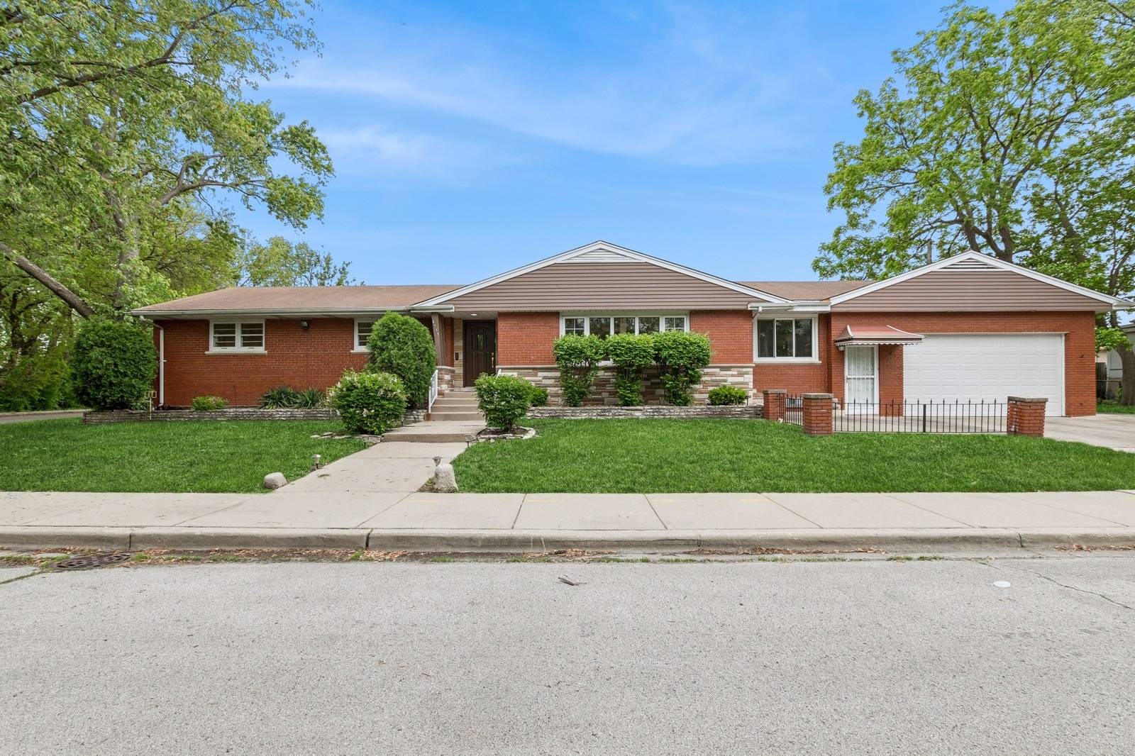 Chicago, IL 60652,8535 S Sacramento AVE