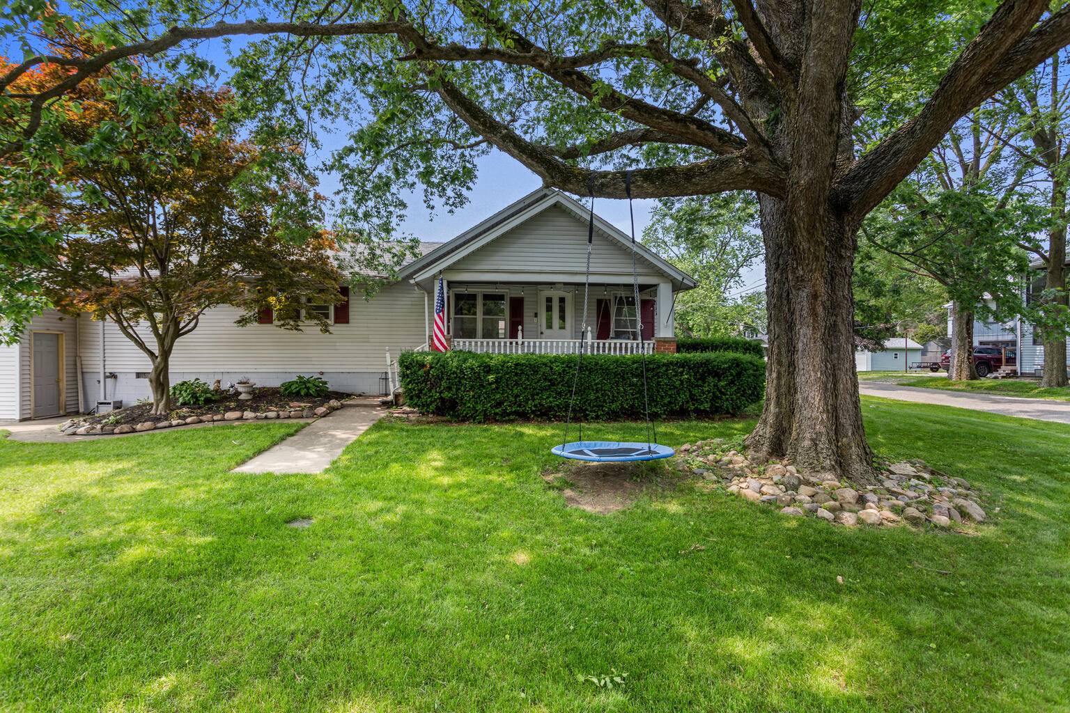 Monticello, IL 61856,504 S West Union ST