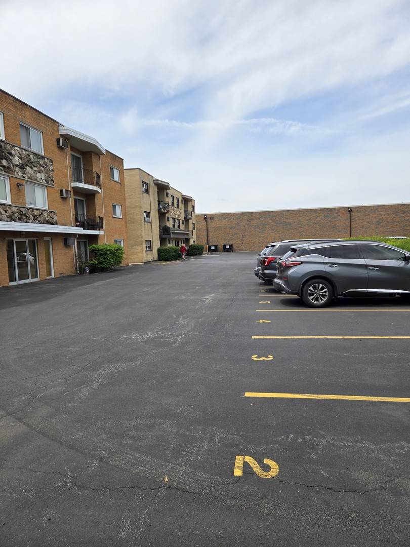 Oak Lawn, IL 60453,4712 W 107th ST #1A