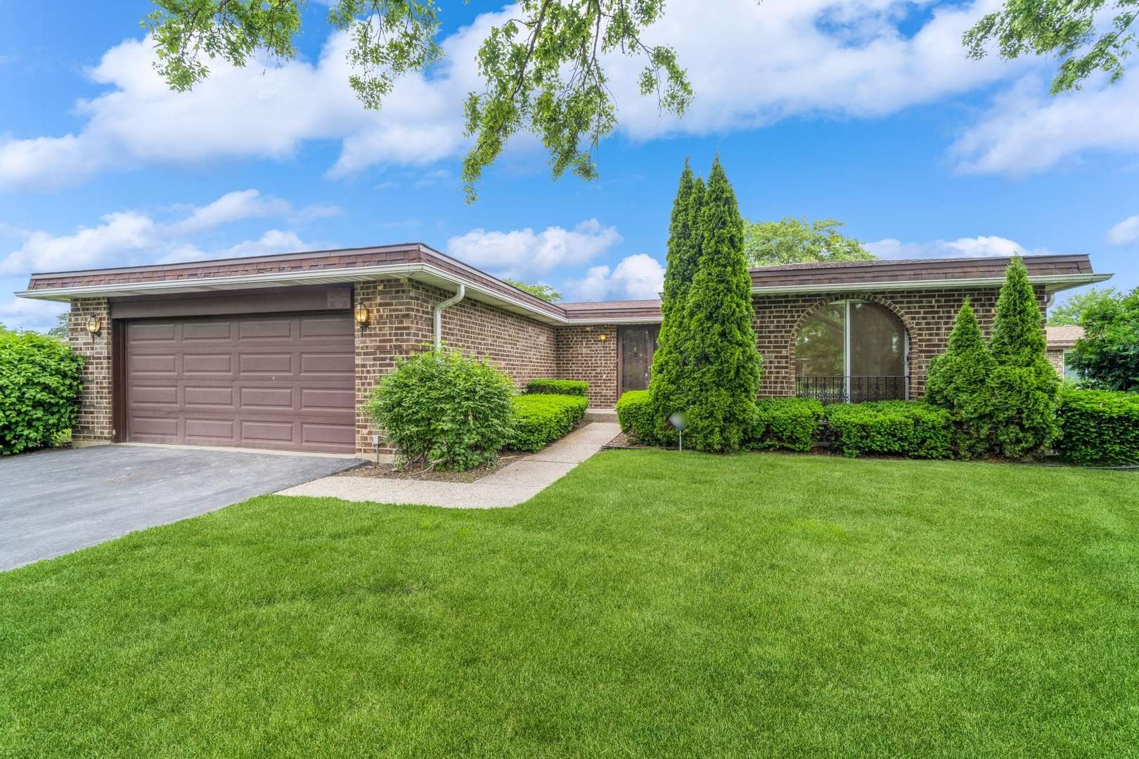 Northbrook, IL 60062,2240 Vista CT