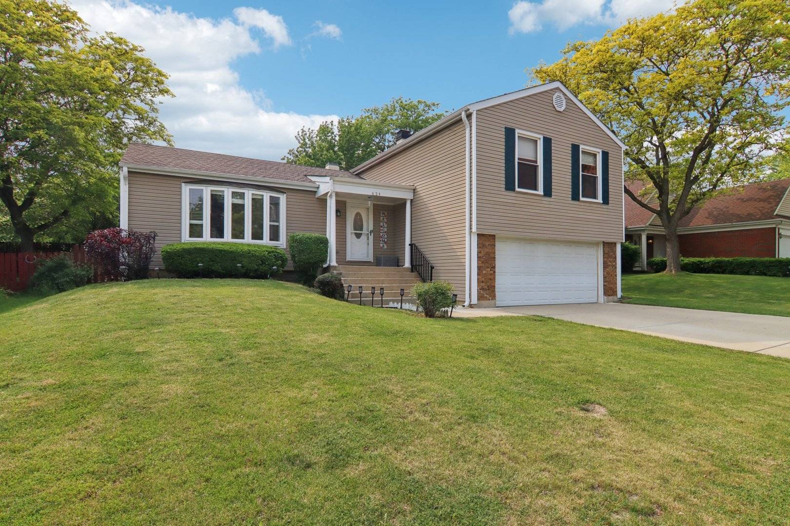 Schaumburg, IL 60194,634 Primrose LN