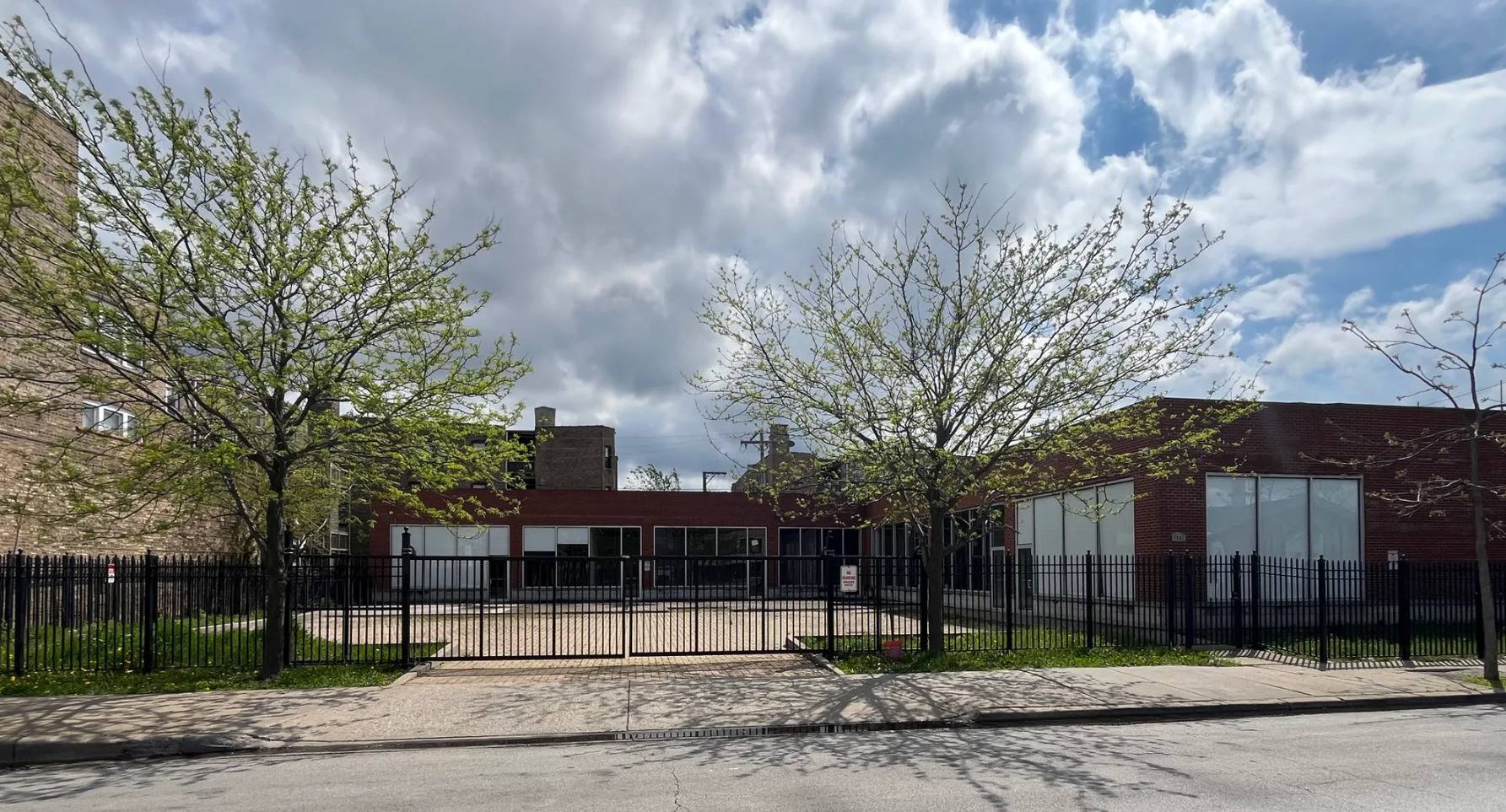 Chicago, IL 60620,1741 W 79th ST