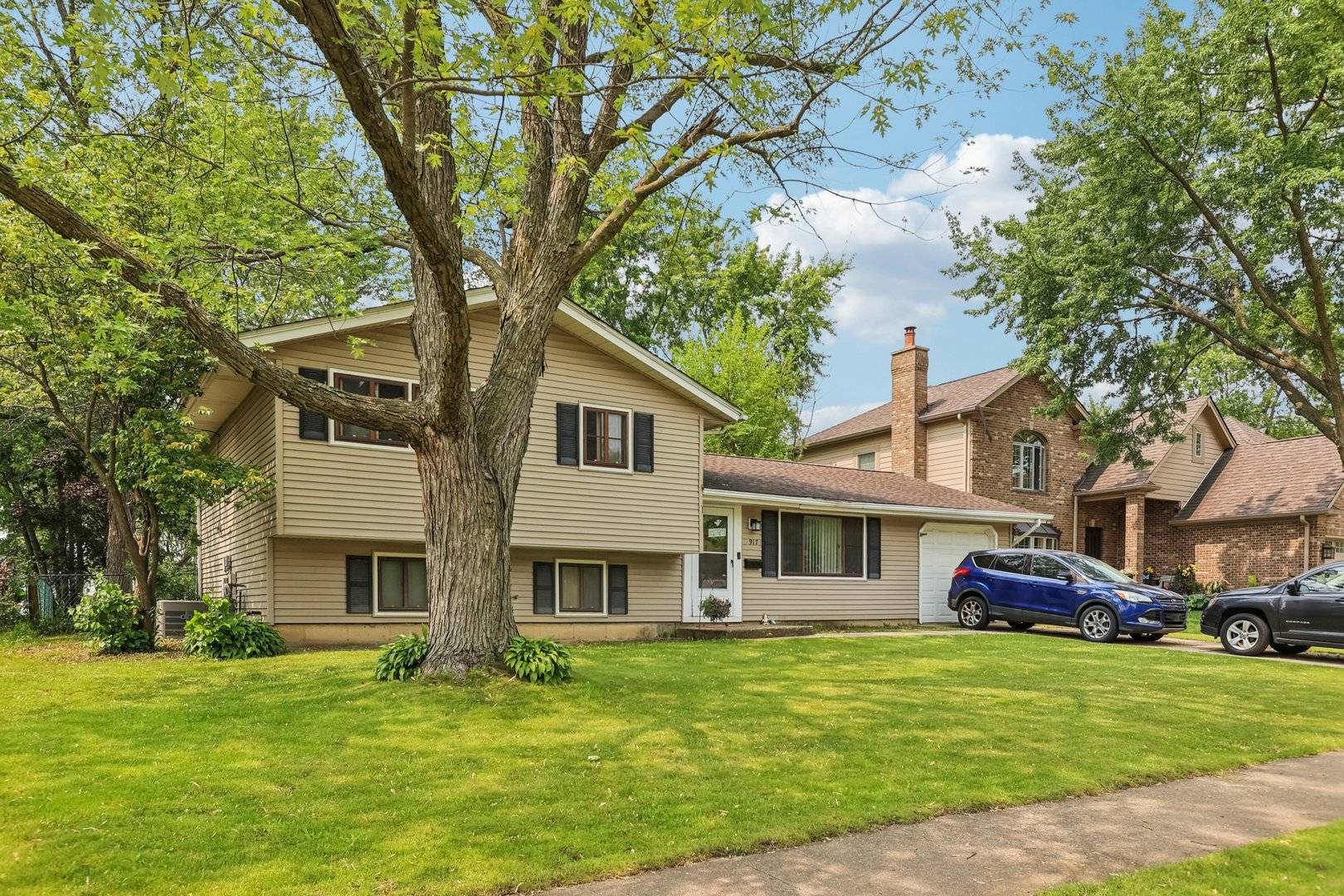 Schaumburg, IL 60194,917 Aimtree PL