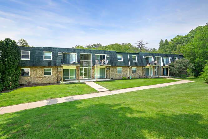 Palos Hills, IL 60465,10130 S 84th TER #11107