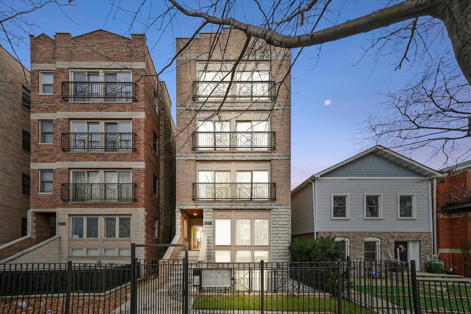 Chicago, IL 60612,2515 W Harrison ST #1