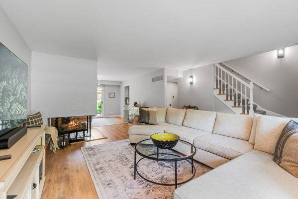 Oak Brook, IL 60523,19W006 Avenue Normandy ST