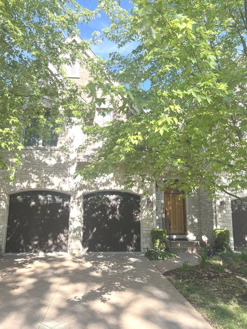 Vernon Hills, IL 60061,1231 Caroline CT
