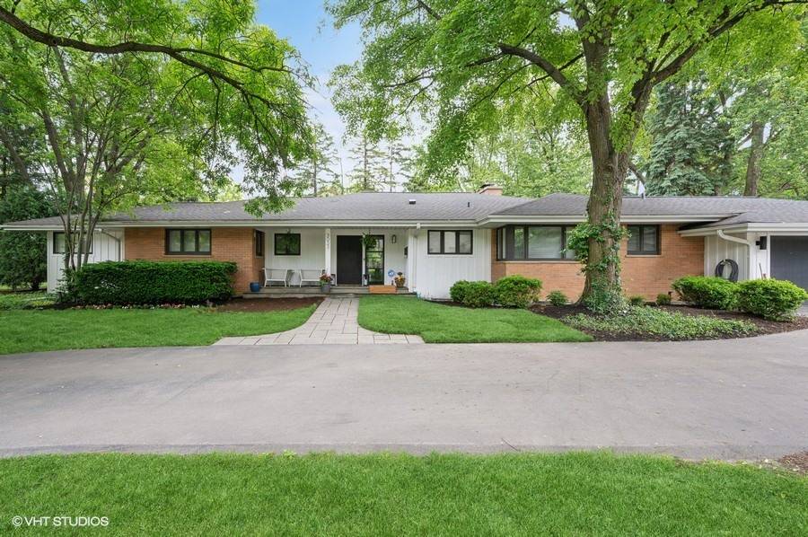 Wilmette, IL 60091,3033 Country LN