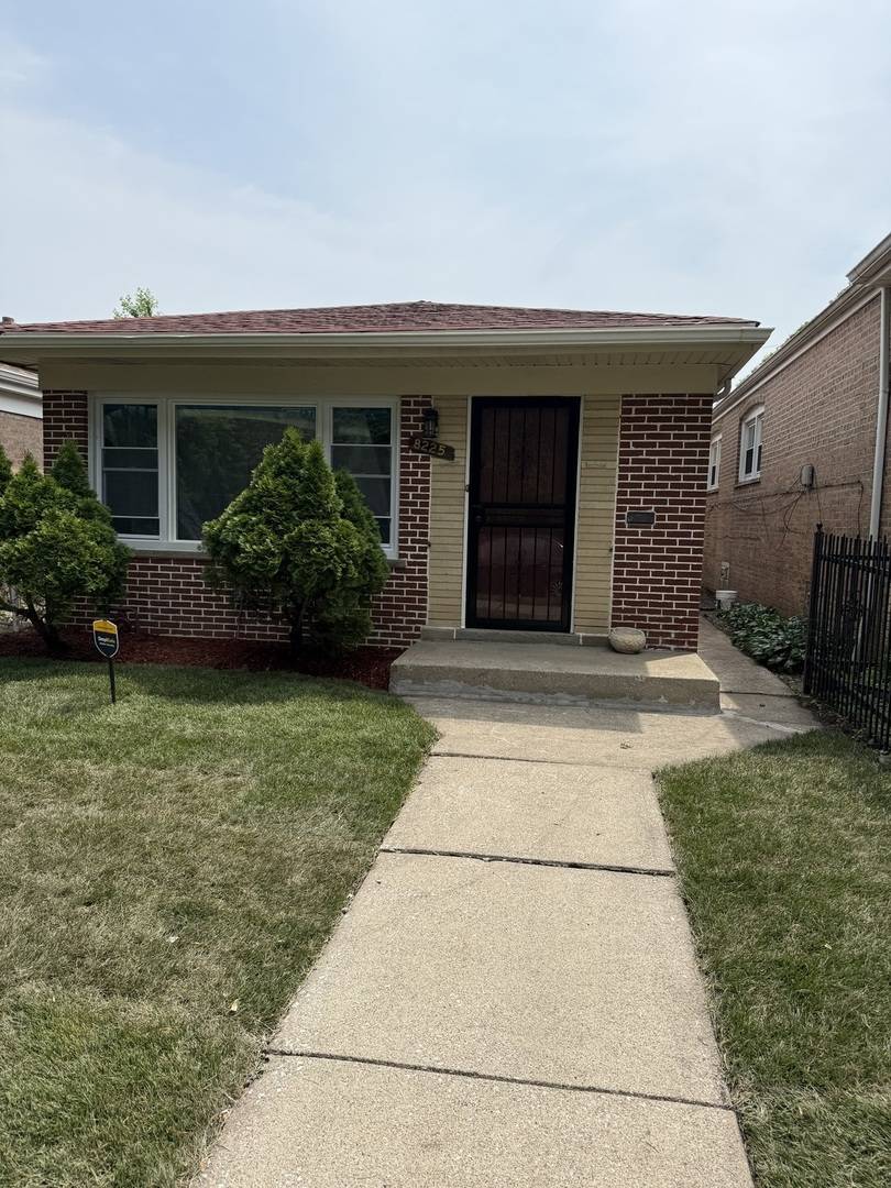 Chicago, IL 60620,8225 S Wentworth AVE