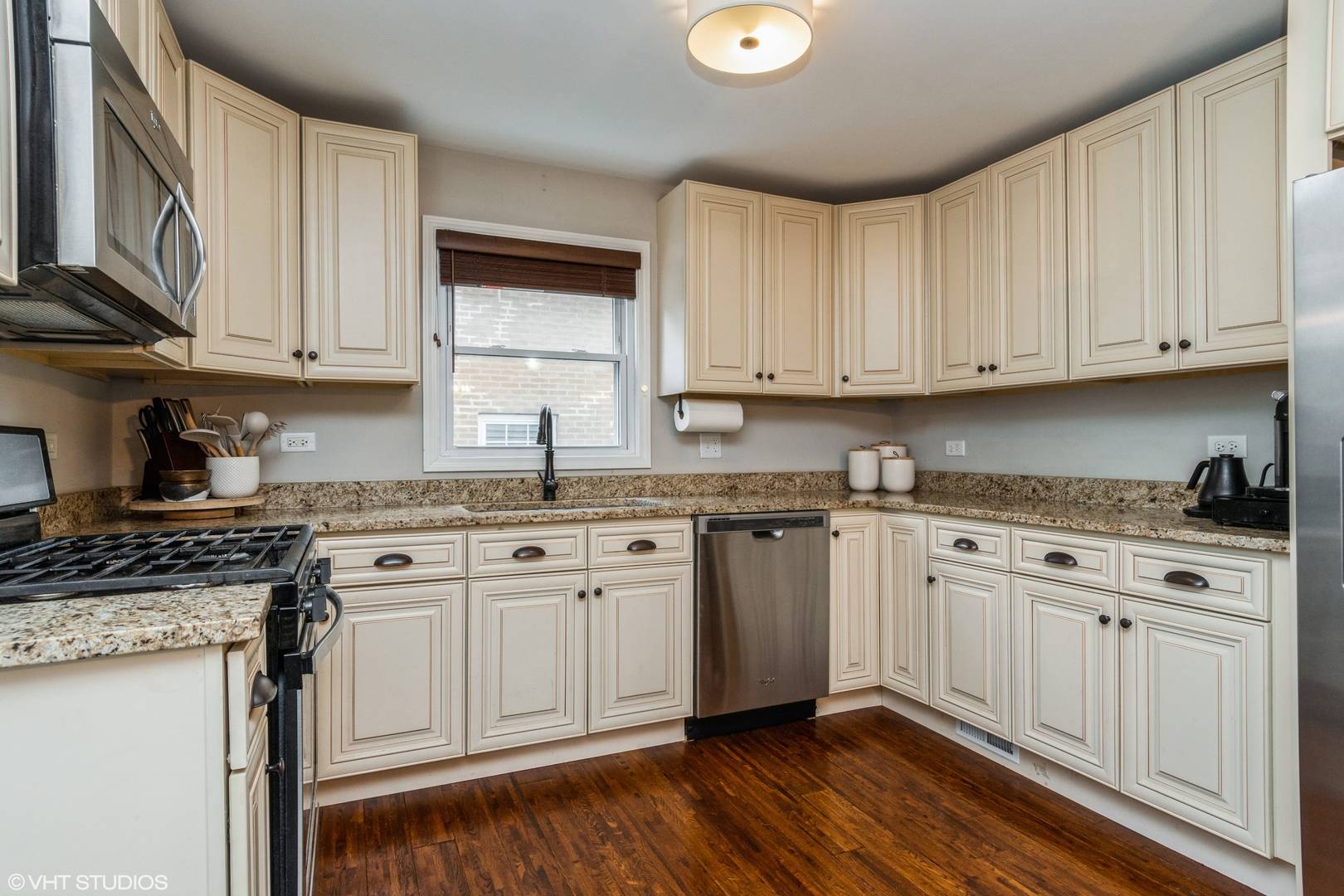 Lombard, IL 60148,563 S Stewart AVE