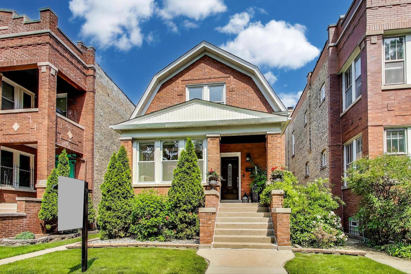 Chicago, IL 60618,4249 N Spaulding AVE