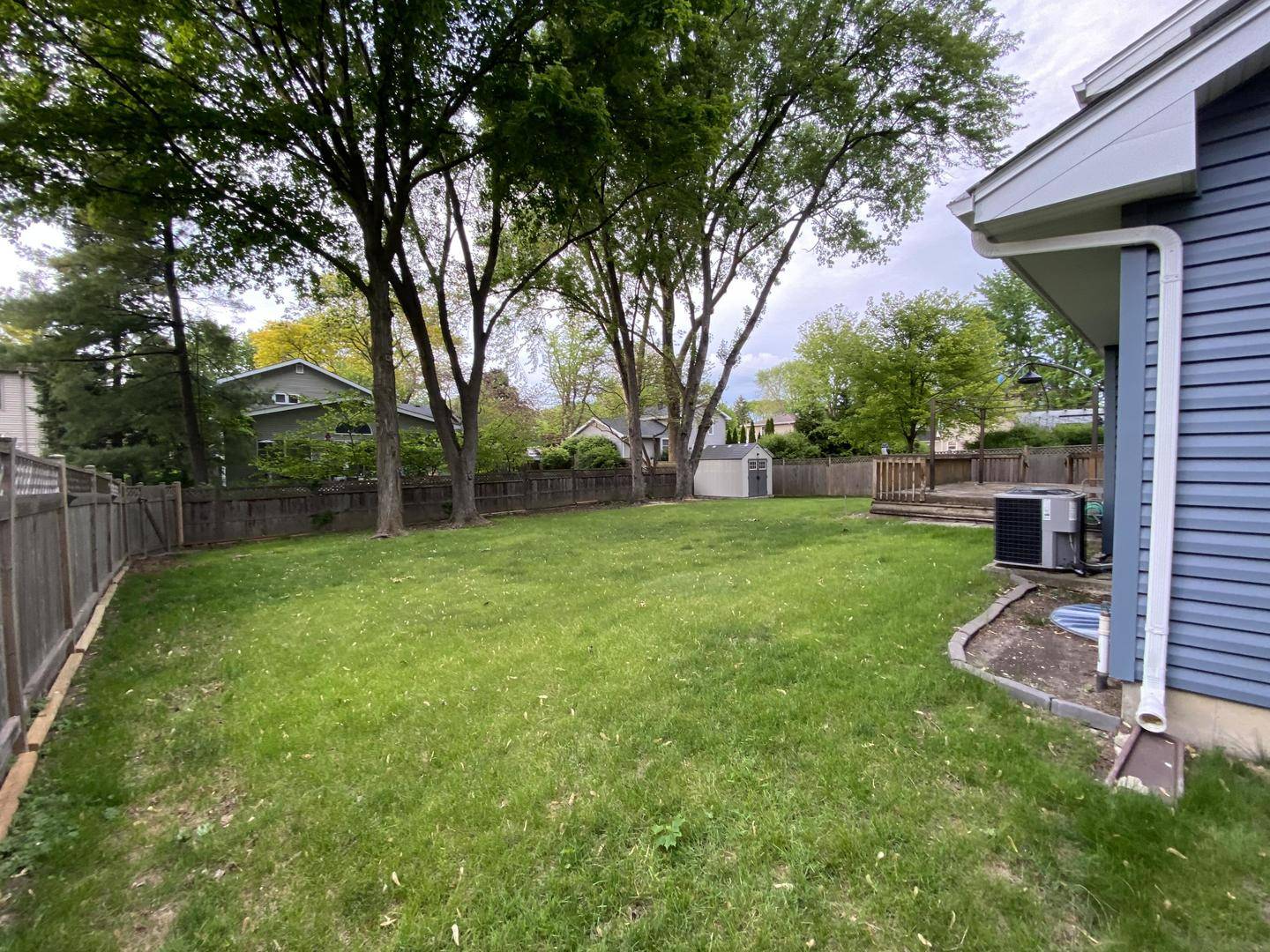 Libertyville, IL 60048,818 W Golf RD
