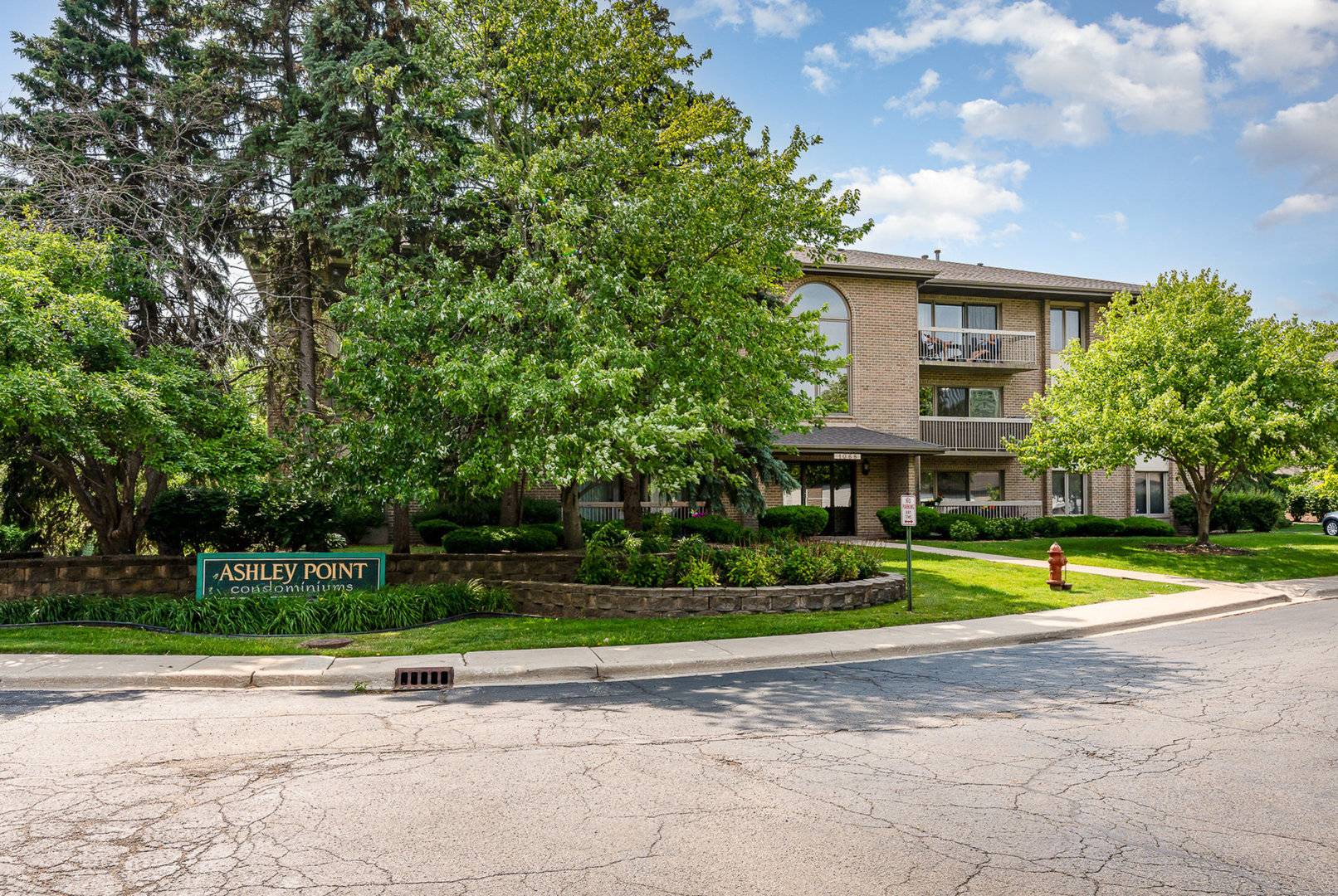 Lockport, IL 60441,1068 Ashley CT N #2A
