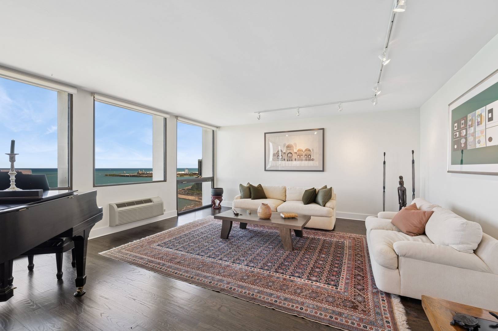 Chicago, IL 60610,1240 N LAKE SHORE DR #27B