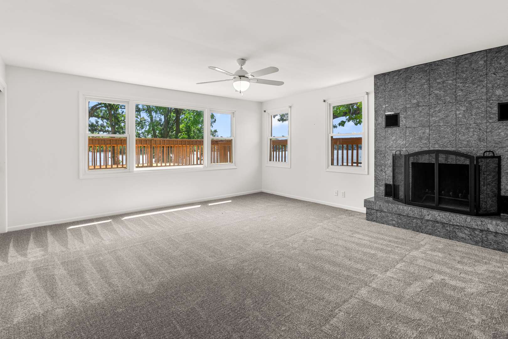 Wonder Lake, IL 60097,5110 W Lake Shore DR