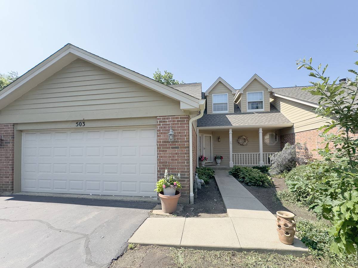 Elgin, IL 60123,503 Shagbark DR #503