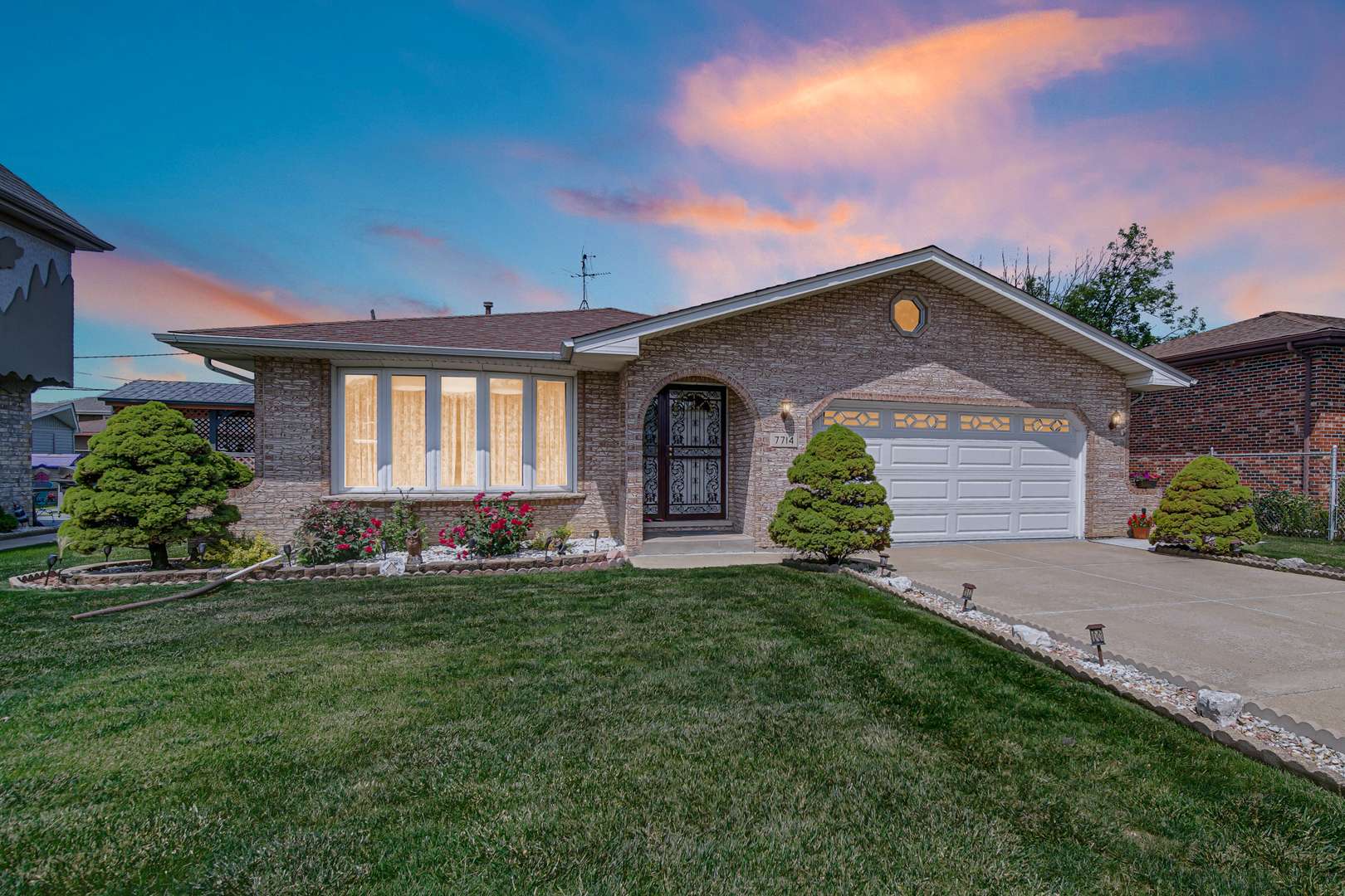 Burbank, IL 60459,7714 Natchez AVE