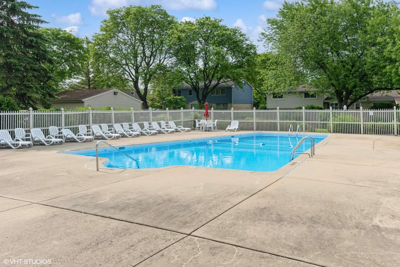 Palatine, IL 60074,516 N Wilke RD #105