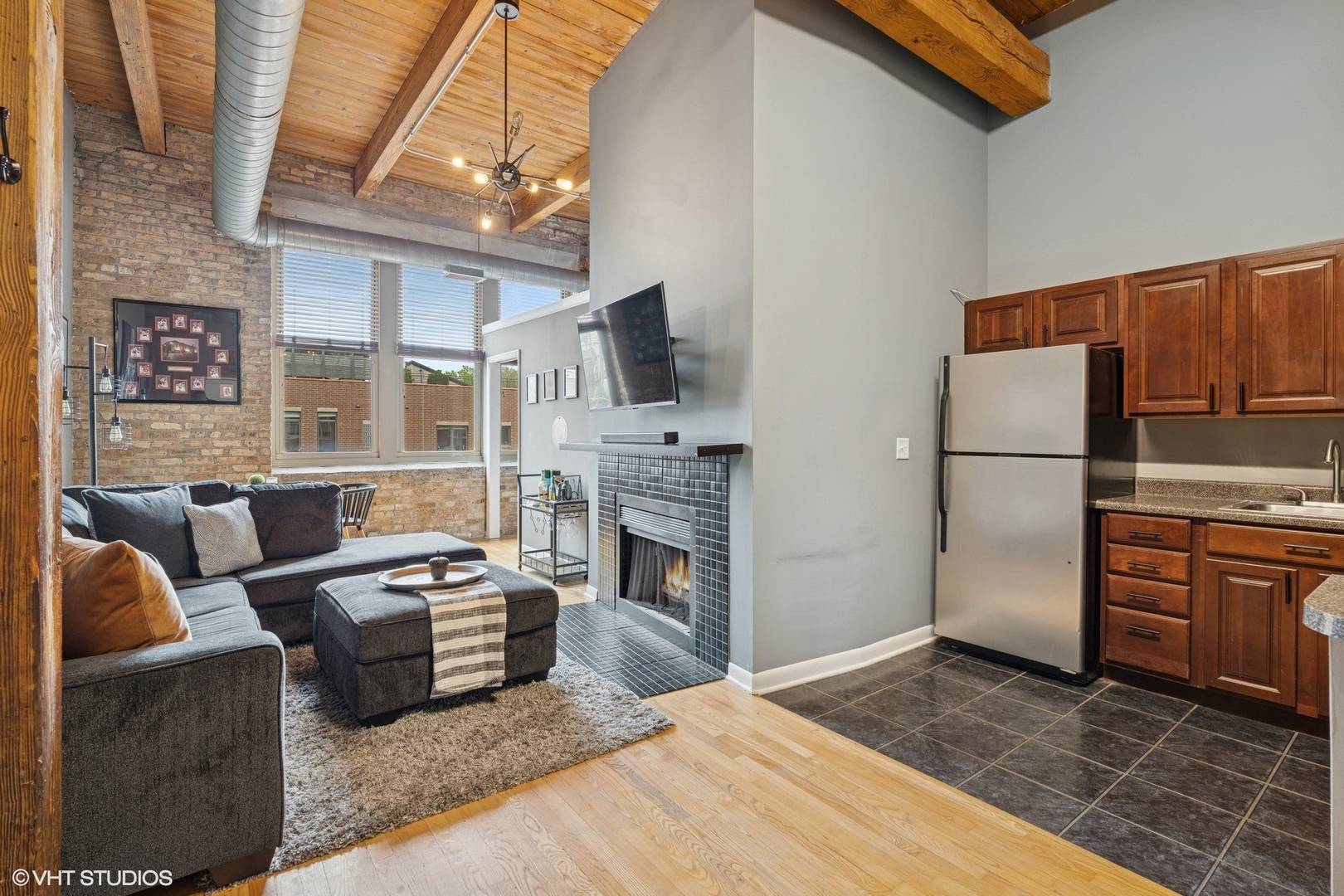 Chicago, IL 60614,2510 N WAYNE AVE #302