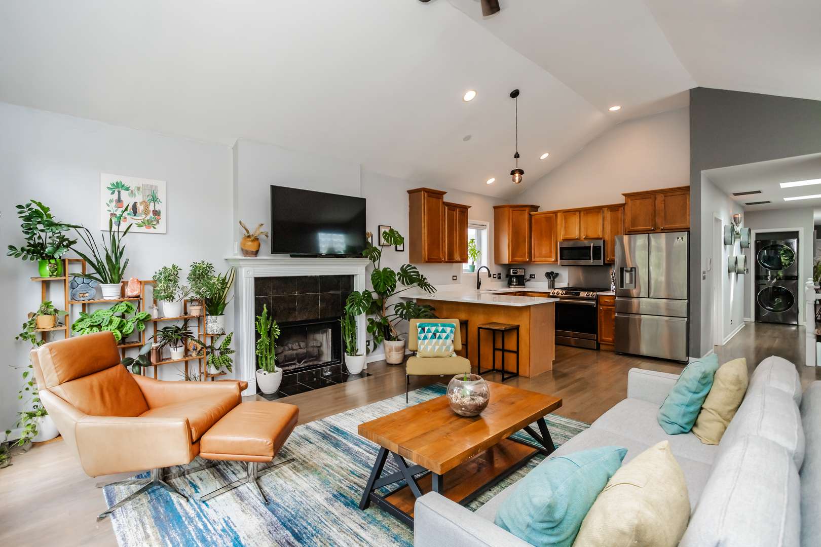 Chicago, IL 60622,2737 W Thomas ST #3