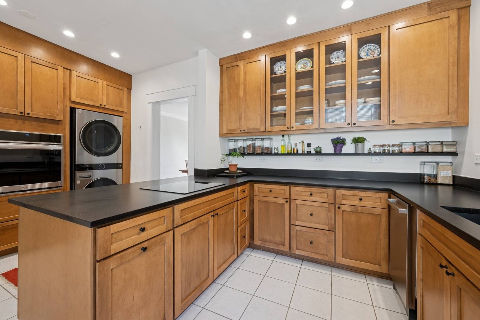 Evanston, IL 60202,502 Lee ST #3