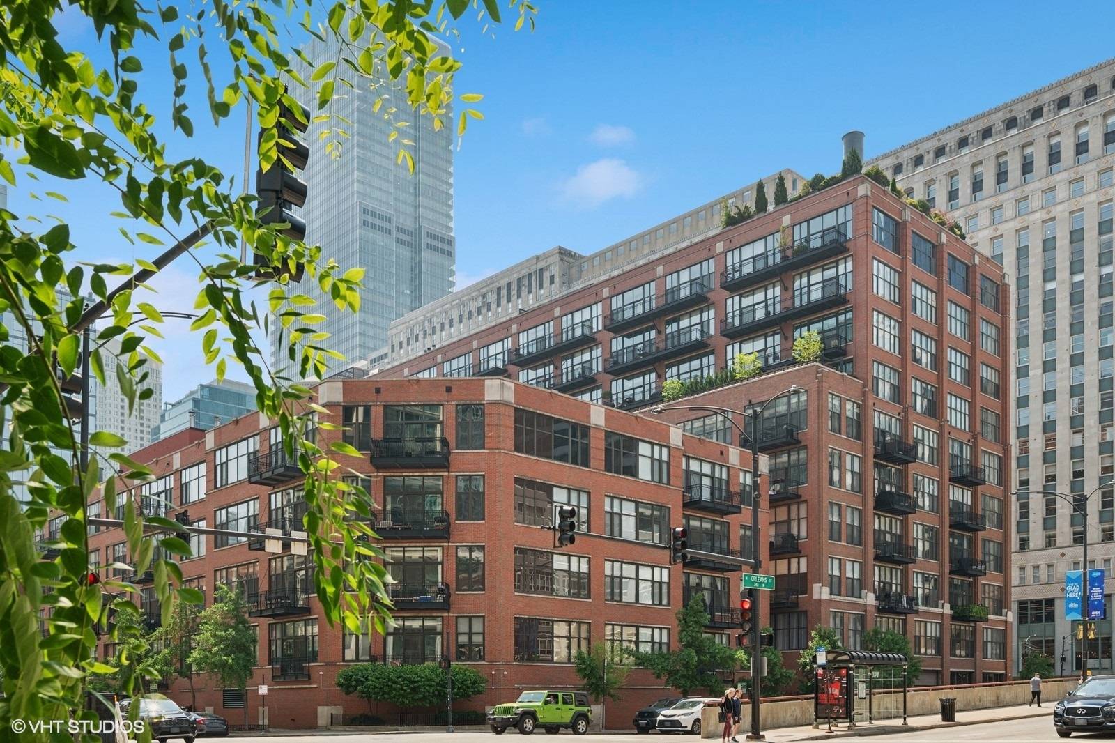 Chicago, IL 60654,333 W HUBBARD ST #708