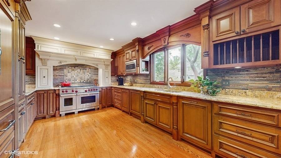Naperville, IL 60565,2564 Brockton CIR