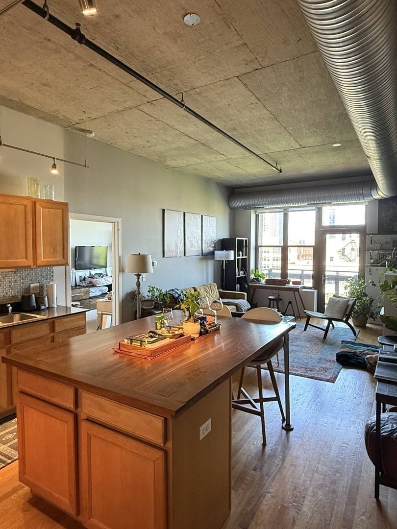 Chicago, IL 60610,849 N Franklin ST #522