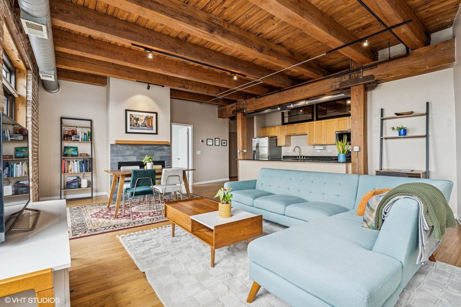 Chicago, IL 60614,1735 W Diversey Pkwy #402