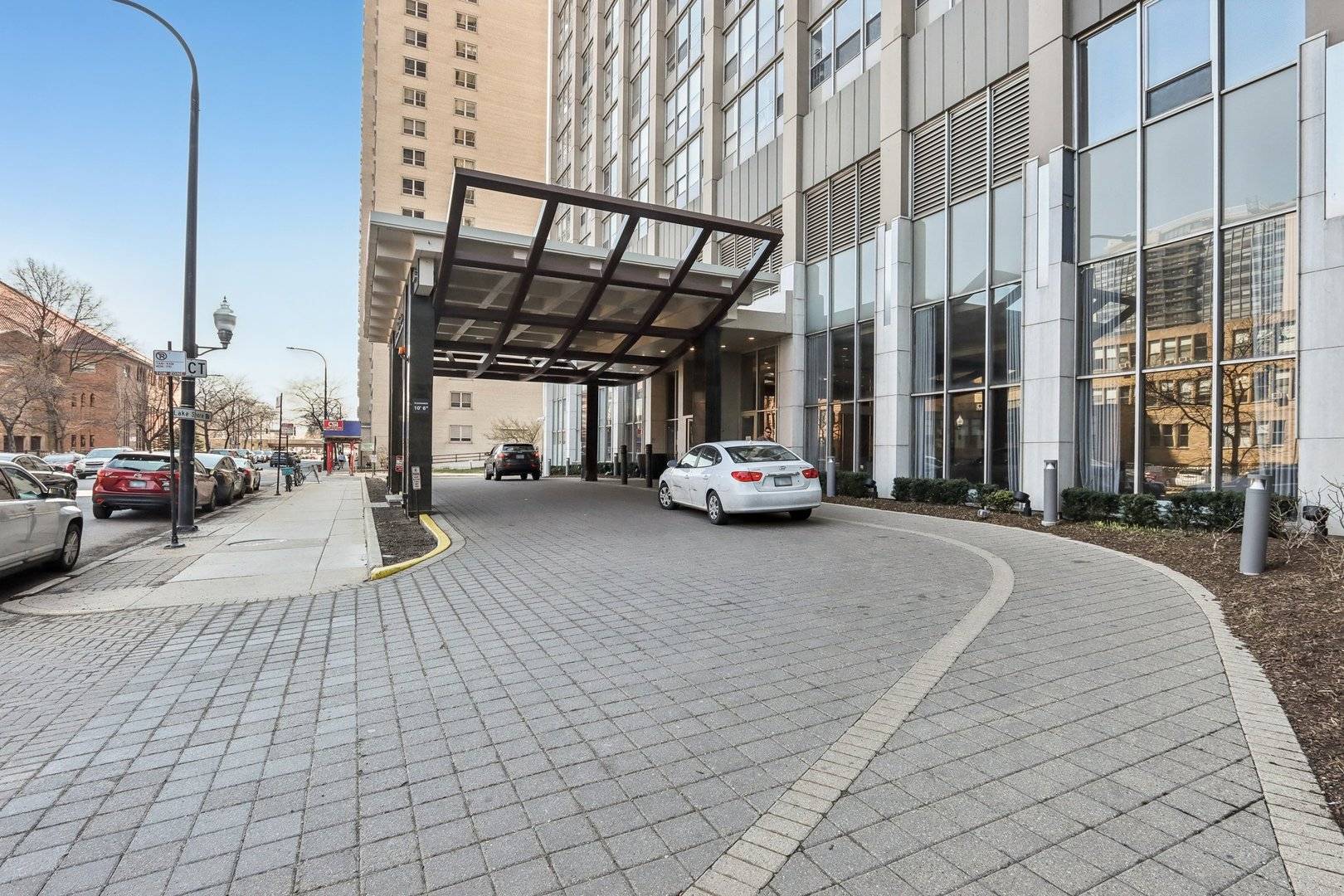 Chicago, IL 60613,655 W Irving Park RD #2805