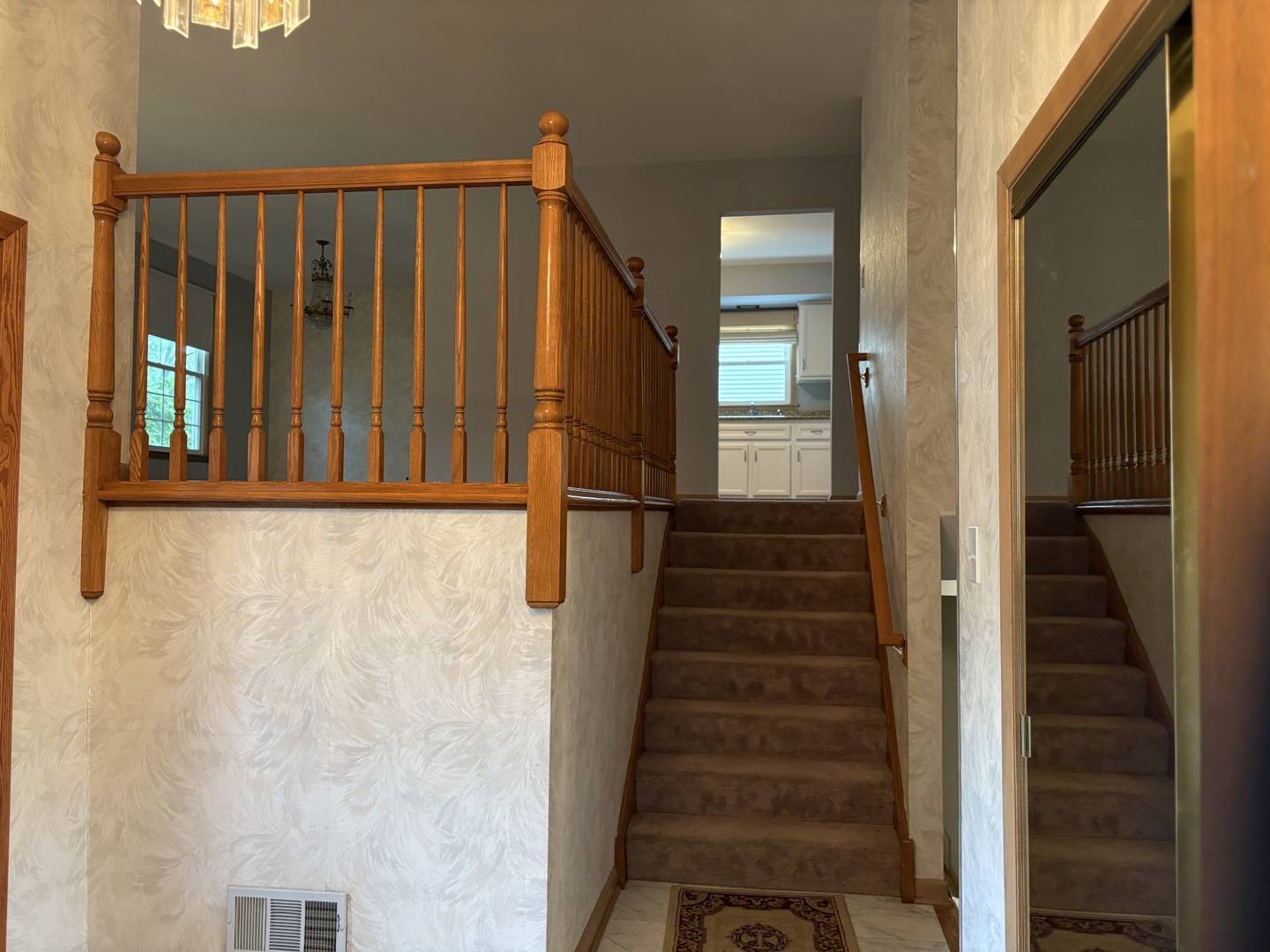 Darien, IL 60561,909 69th ST