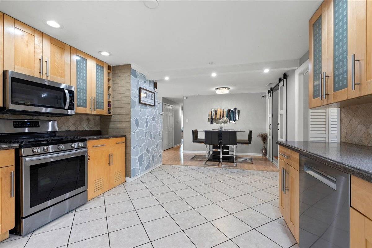 Schaumburg, IL 60193,1923 Warwick LN